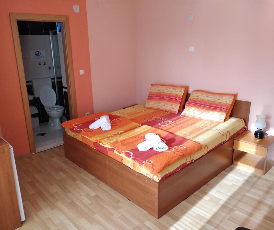 Peštani Villa Mimi מראה חיצוני תמונה